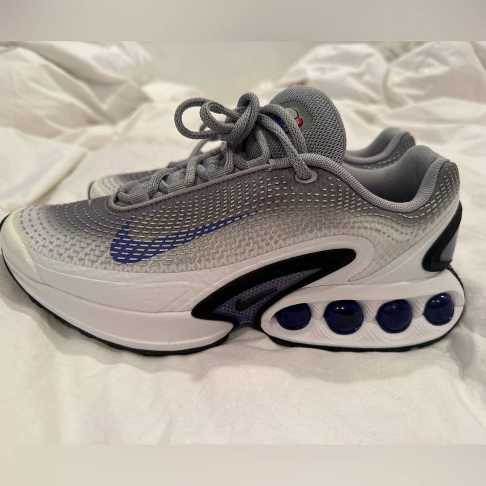 NIKE air max women’s size 9.5